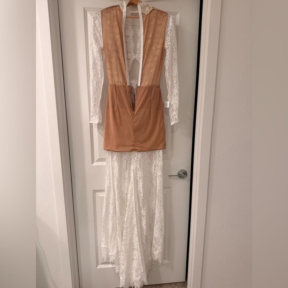 NEW BRONX AND BANCO Eleanor Long Sleeve High Slit White Lace Wedding Gown - Picture 13 of 16